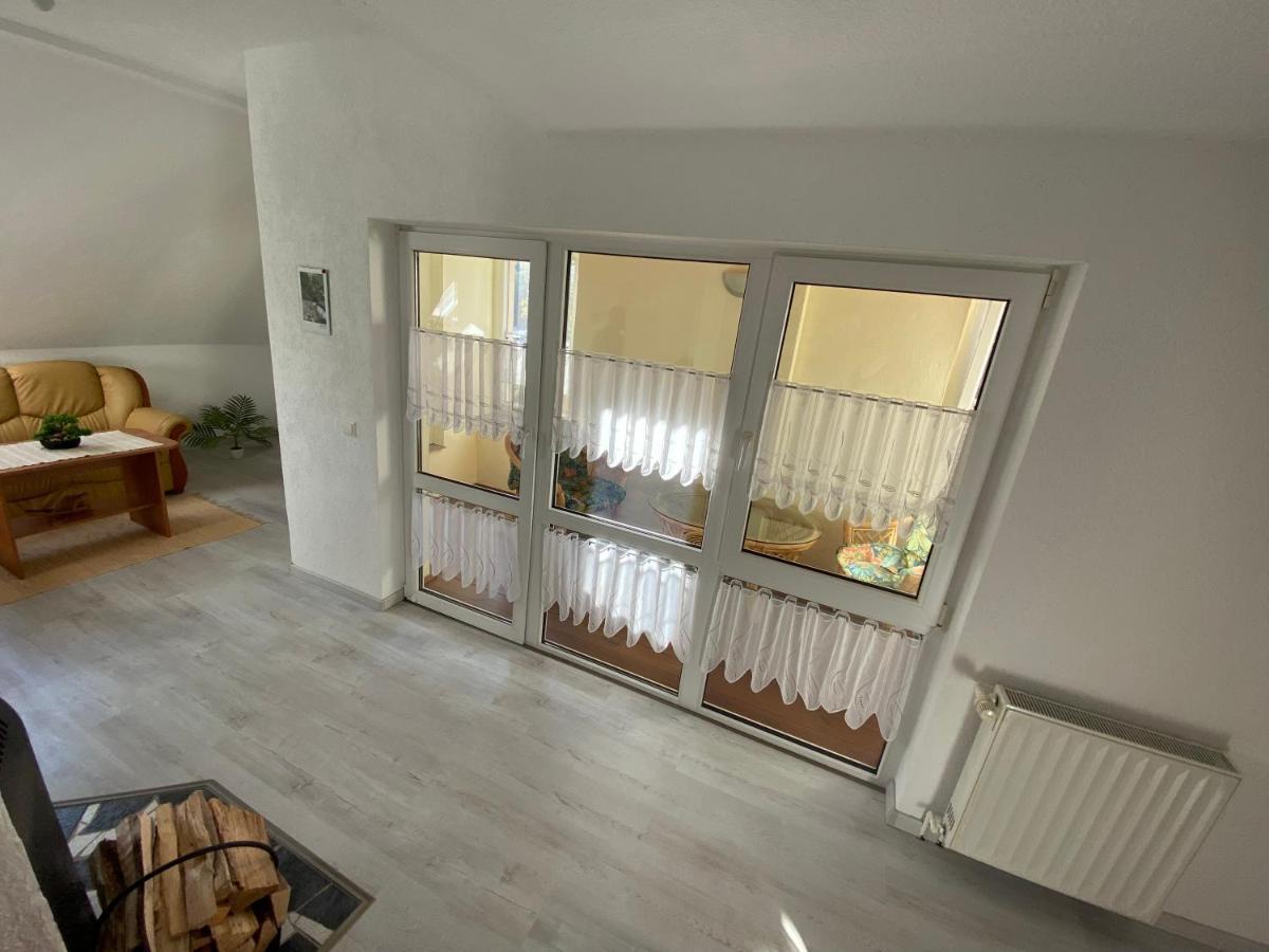 Waldblickwohnung Mit Schoener Terrasse Und Kamin Sebnitz Luaran gambar