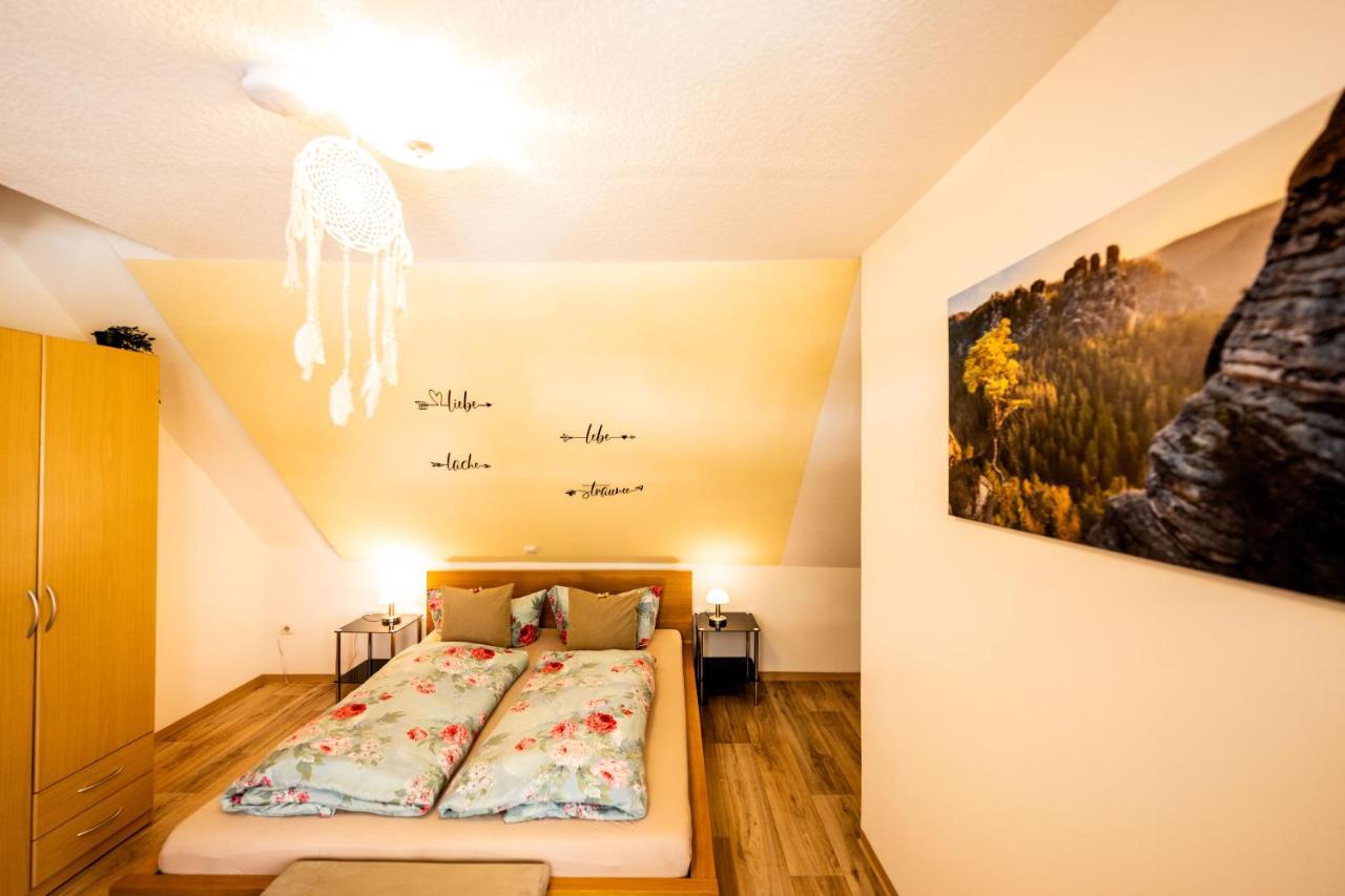 Waldblickwohnung Mit Schoener Terrasse Und Kamin Sebnitz Luaran gambar