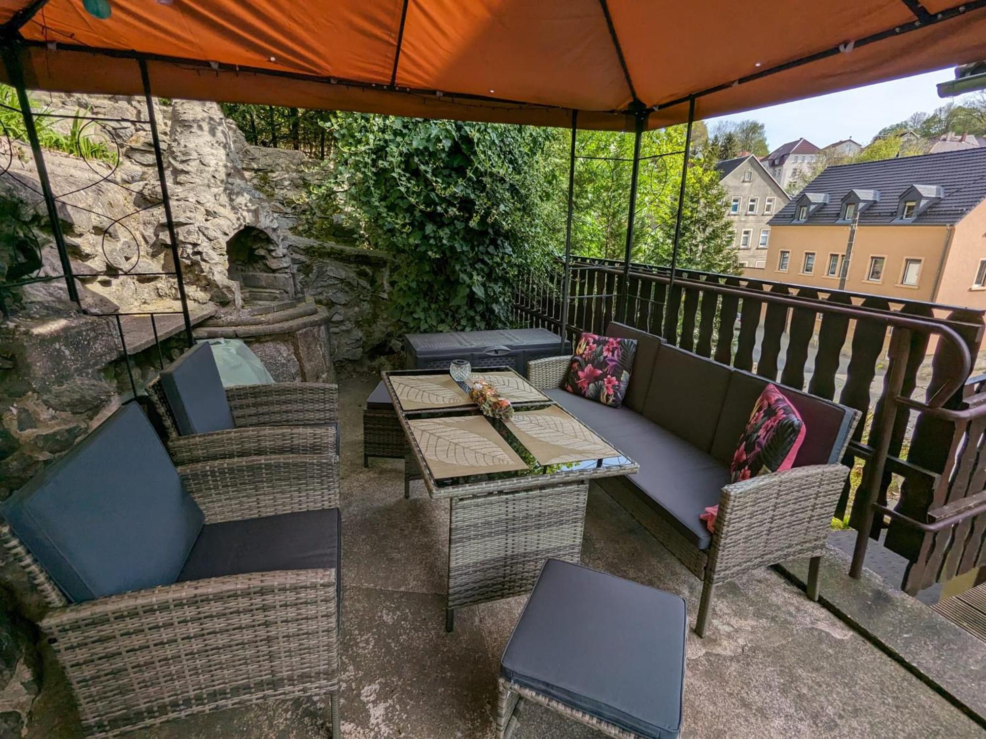 Waldblickwohnung Mit Schoener Terrasse Und Kamin Sebnitz Luaran gambar